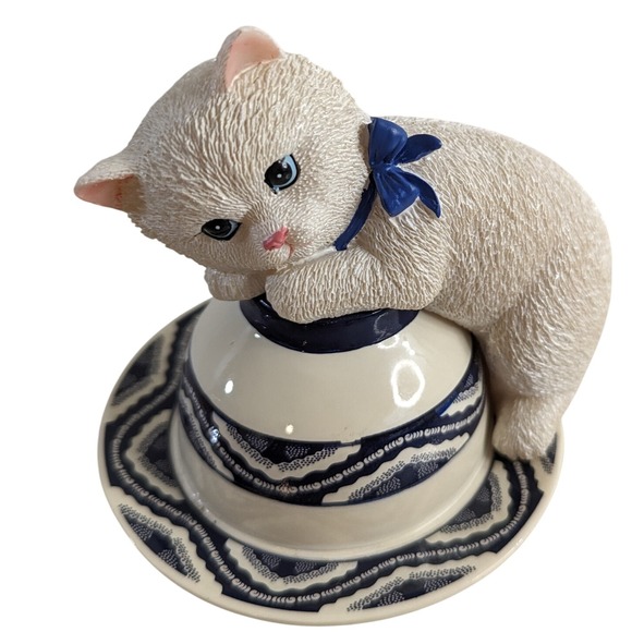 Cat Kitten Figurine with Teacup and Saucer Ceramic Collectible Blue White 2009 - Picture 7 of 9